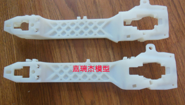 做手板模型時為什么要噴油呢？